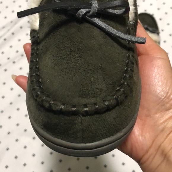 NWT woolen fleece lined, A comfy & classic pair of moccasin slippers. - Picture 6 of 7